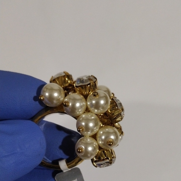 J. Crew Gold Ring with Pearls & Crystals Cluster - Women's Fashion Jewelry Sz. 7 - Picture 4 of 9
